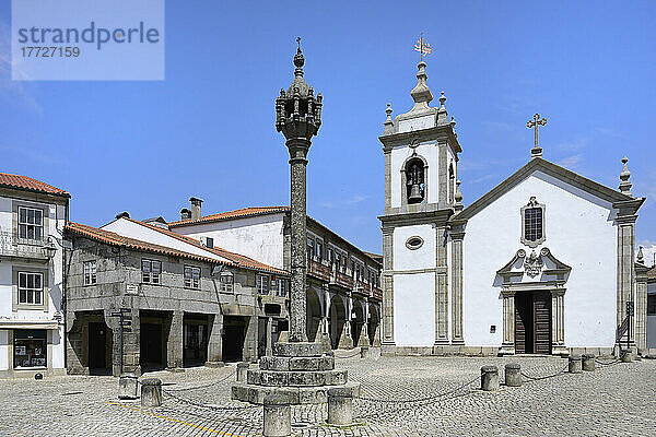 St. Peter-Kirche und Pranger  Trancoso  Serra da Estrela  Centro  Portugal  Europa