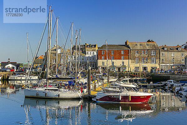 Boote und Hafen  Padstow  Cornwall  England  Vereinigtes Königreich  Europa