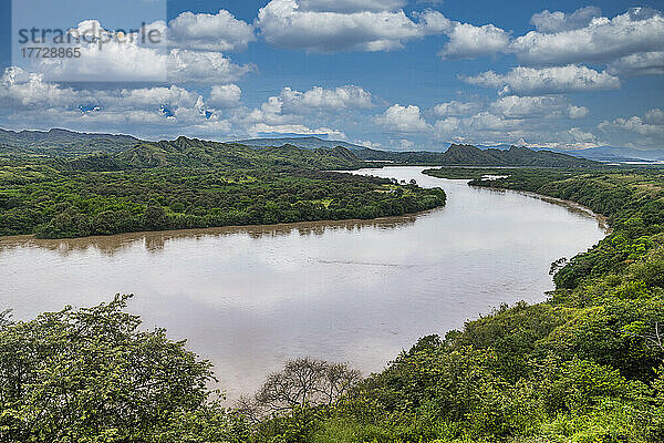 Fluss Magadalena  Neiva  Kolumbien  Südamerika