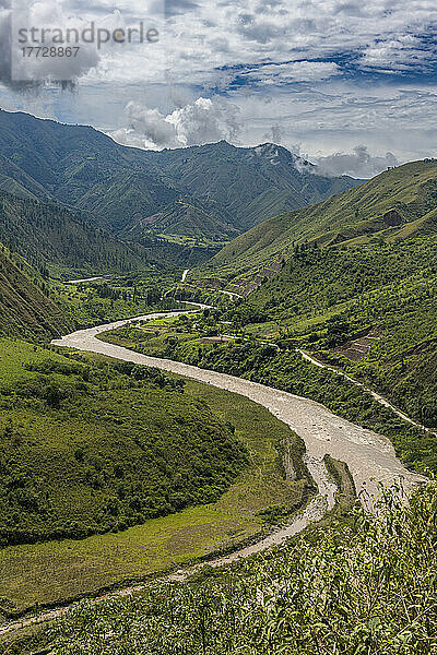 Fluss Paez  UNESCO-Weltkulturerbe  Tierradentro  Kolumbien  Südamerika