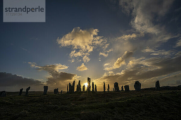 Sonnenaufgang an den Callanish Standing Stones  Callanish  Isle of Lewis  Äußere Hebriden  Schottland  Vereinigtes Königreich  Europa