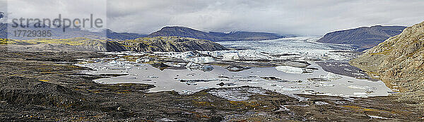 Hoffellsjökull-Gletscher  der von den Südhängen der Vatnajökull-Eiskappe herabsteigt  Vatnajökull-Nationalpark  in der Nähe von Höfn  Island  Polarregionen