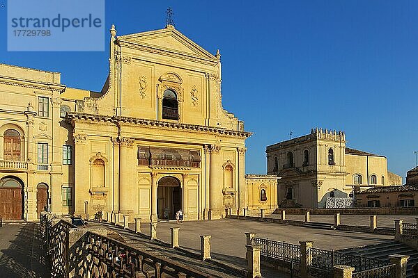 Basilika Santissimo Salvatore und Belvedere-Turm  Noto  UNESCO-Weltkulturerbe  Syrakus  Sizilien  Italien  Europa