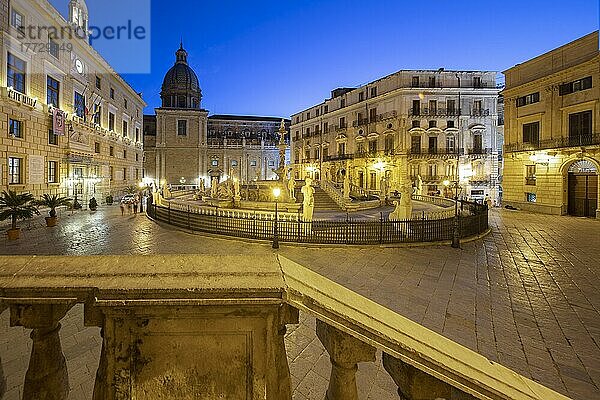 Piazza Pretoria  Pretoria-Brunnen  Palermo  Sizilien  Italien  Europa