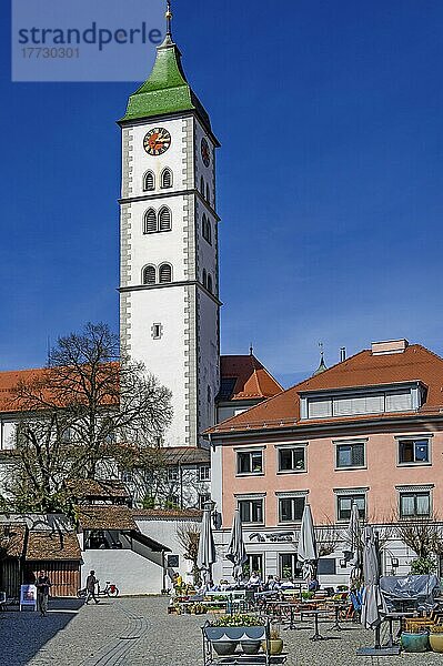 Turm der Martinskirche  Stadtpfarrkirche  St. Martin  Wangen im Allgäu  Baden-Württemberg  Deutschland  Europa