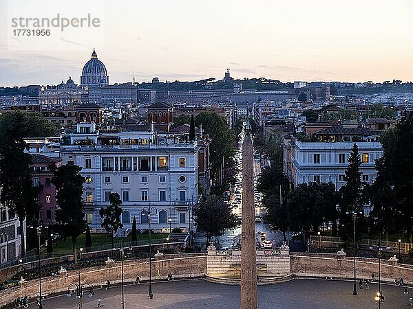 Piazza Del Popolo in der Abenddämmerung nach Sonnenuntergang  Rom  Latium  Italien  Europa