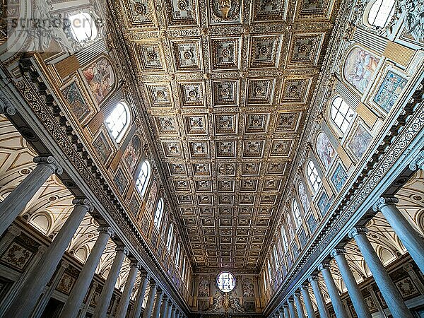 Kunstvolle Decke  Kirche Santa Maria Maggiore  Rom  Latium  Italien  Europa