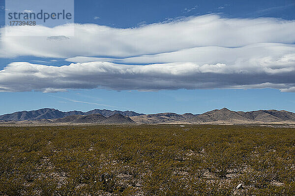 USA  New Mexico  Cuchillo  Wolken über der Wüstenlandschaft im Gila National Forest