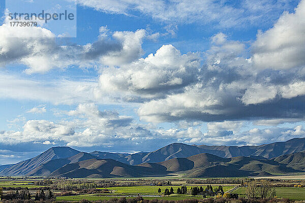 USA  Idaho  Sun Valley  malerischer Blick auf Wolken über Bergen