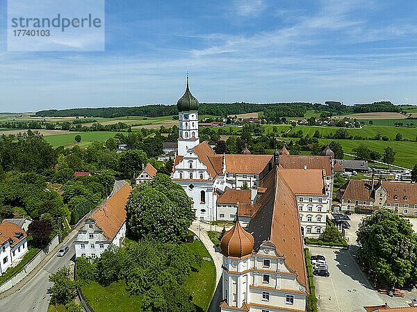 Luftbild Stiftskirche Mariä Himmelfahrt und Kloster Wettenhausen  Kammeltal  Schwaben  Bayern  Deutschland  Europa