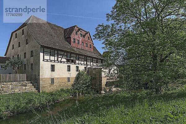 Kunstmühle an der Schwabach  Uttenreuth  Mittelfranken  Bayern  Deutschland  Europa