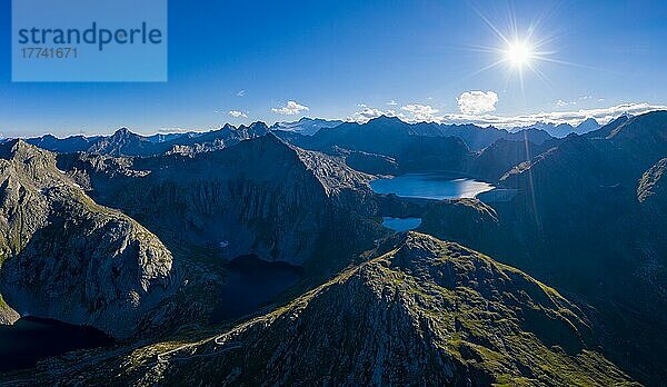 Luftaufnahme des Lago del Narèt  Lago Scuro  Lago Superiore und des Lago di Sassolo im Val Sambuco im Kanton Tessin  Schweiz  Europa