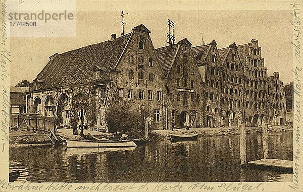 Alte Speicher an der Trave  Lübeck  Schleswig-Holstein  Deutschland  Ansicht von ca 1910  digitale Reproduktion einer gemeinfreien Postkarte  Europa