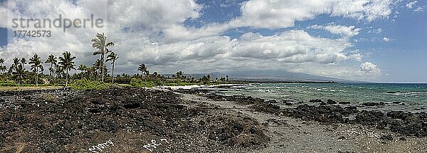 Vulkanstrand  hinten Hualalai Vulkan  Waikoloa Village  Big Island  Hawaii  USA  Nordamerika