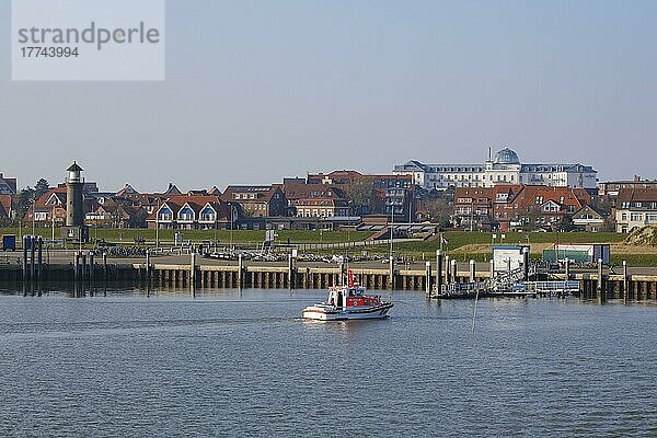 Ortsansicht mit Leuchtturm und Strandhotel  Juist  Töwerland  Ostfriesische Insel  Ostfriesland  Nordsee  Niedersachsen  Deutschland  Europa