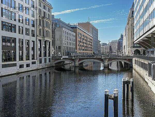 Wohn- und Geschäftshäuser am Alsterfleet  Hamburg  Deutschland  Europa