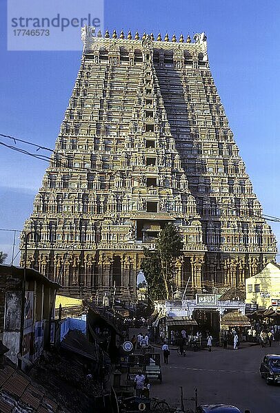 Höchster Tempelturm in Indien  192 Fuß hoch  Sri Ranganathaswamy-Tempel Thiruvarangam in Srirangam bei Tiruchirapalli  Tamil Nadu  Indien  Asien