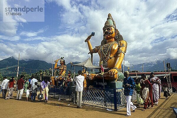Bahasuran-Statue  Dorfwächter-Gottheit in Nellithurai bei Mettupalayam  Coimbatore  Tamil Nadu  Indien  Asien
