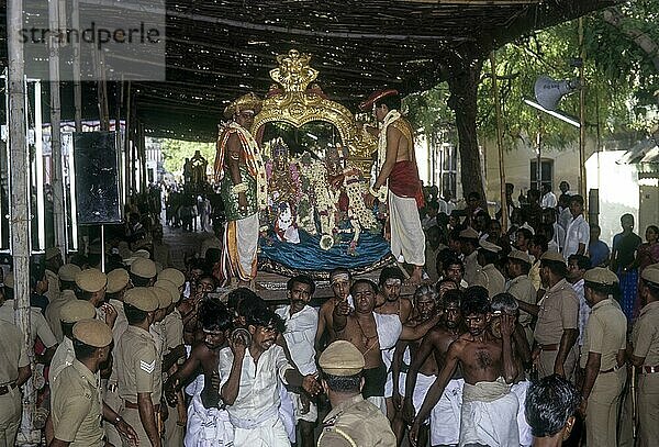 Hochzeitsszene der Göttin Meenkashi und Lord Sundareswarar in Madurai  Tamil Nadu  Indien  Asien