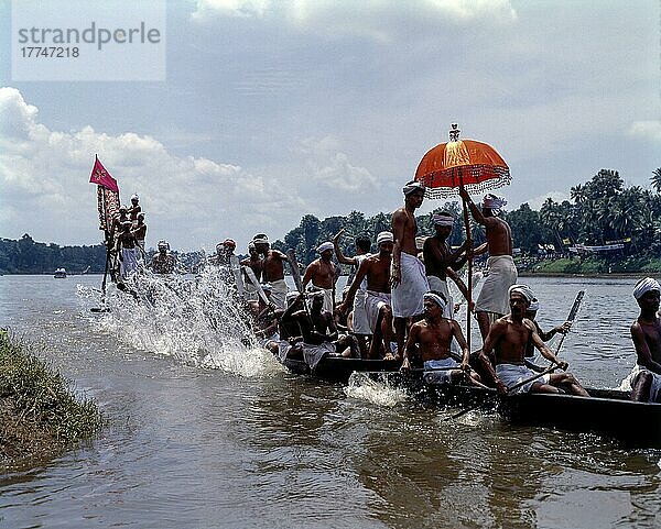 Aranmula vallamkali oder Aranmula Schlangenbootrennen  das während des Onam Festes in Kerala  Indien  stattfindet  Asien
