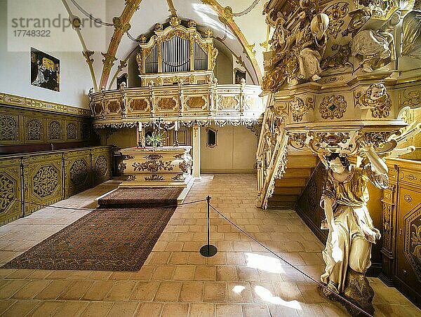 Kapelle mit Orgel von Gottfried Silbermann  Museum Schloss Burgk  Innenansicht  Schleiz  Thüringen  Deutschland  Europa