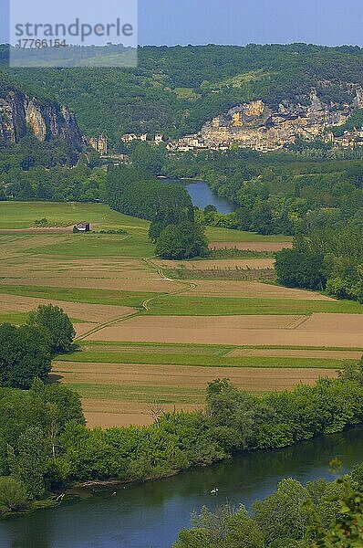 Castelnaud  Fluss Dordogne  Castelnaud la Chapelle  Perigord  Dordogne-Tal  Perigord Noir  Aquitanien  Frankreich  Europa