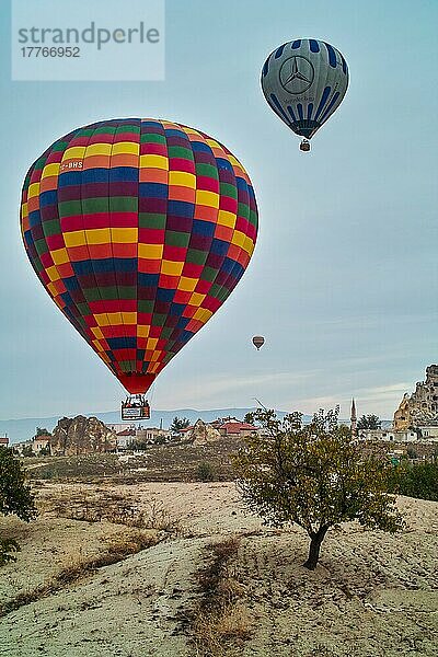 Heißluftballons  Kappadokien  Türkei  Asien