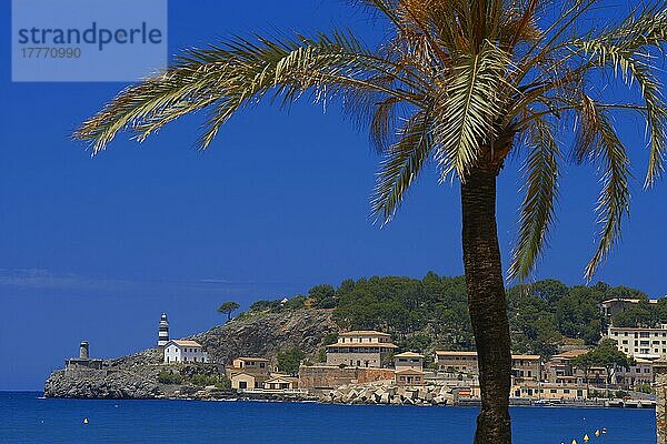 Soller  Leuchtturm  Yachthafen  Hafen  Mallorca  Mallorca  Balearische Inseln  Mittelmeer  Spanien  Europa