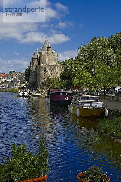 Josselin  Bretagne  Schloss Josselin  Morbihan  Kanal zwischen Nantes und Brest  Bezirk Pontivy  Frankreich  Europa
