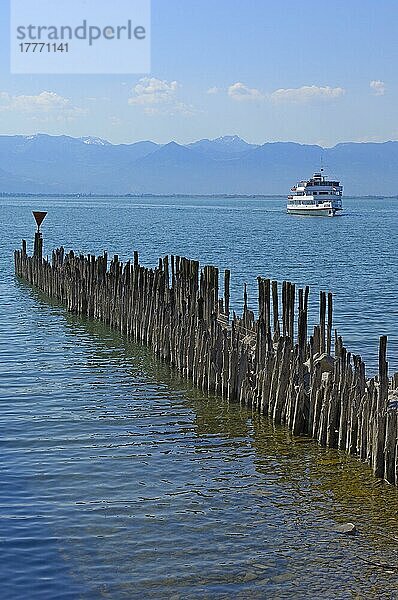 Wasserburg  Passagierfähre  Deutschland  Bayern  Allgäu  Bodensee  Europa