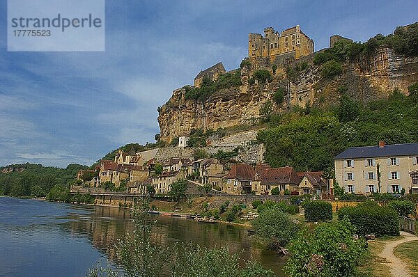 Beynac  Beynac et Cazenac  Dordogne  Perigord  Schloss Beynac  Dordogne-Tal  Perigord Noir  Les plus beaux villages de France  Aquitaine  Frankreich  Europa