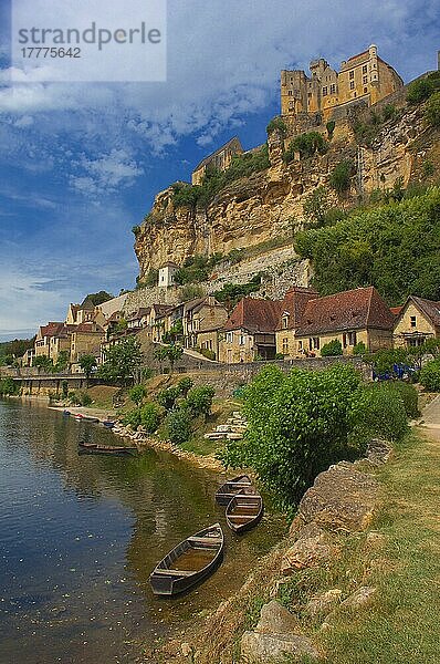 Beynac  Beynac et Cazenac  Dordogne  Perigord  Schloss Beynac  Dordogne-Tal  Perigord Noir  Les plus beaux villages de France  Aquitaine  Frankreich  Europa