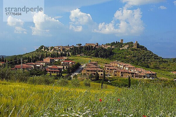 Montichiello  Pienza  Toskana-Landschaft  Val d'Orcia  Orcia-Tal  UNESCO-Weltkulturerbe  Provinz Siena  Toskana  Italien  Europa