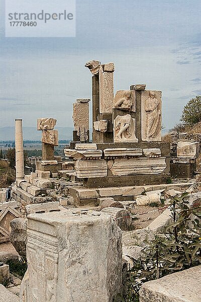 Memmius-Denkmal  Ephesus  Türkei  Asien