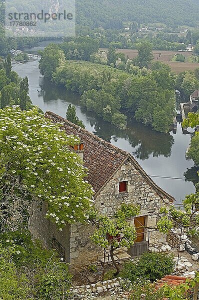 Lot-Tal  Fluss Lot  Jakobsweg  Midi-Pyrenäen  Saint Cirq Lapopie  Frankreich  Europa