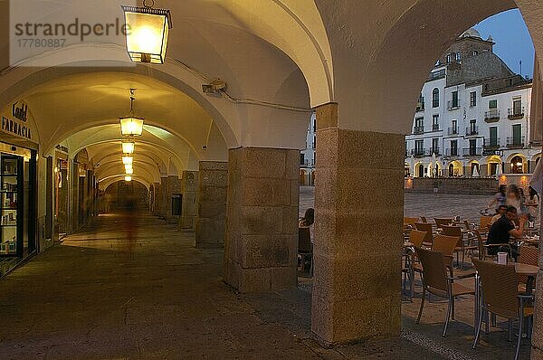 Caceres  Hauptplatz  Altstadt  Plaza Mayor  UNESCO-Weltkulturerbe  Extremadura  Spanien  Europa