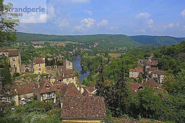 Lot-Tal  Fluss Lot  Jakobsweg  Midi-Pyrenäen  Saint Cirq Lapopie  Frankreich  Europa