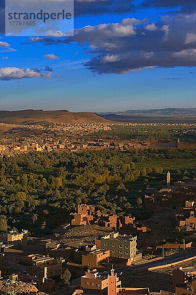 Tinerhir  Tineghir  Tinghi  Sonnenuntergang  Todra-Tal  Todra-Schlucht  Oase  Landschaft  Alte Kasbah  Nordafrika  Marokko  Afrika