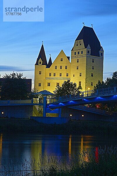 Neues Schloss  Fluss Donau  Ingolstadt  Oberbayern  Bayern  Deutschland  Europa