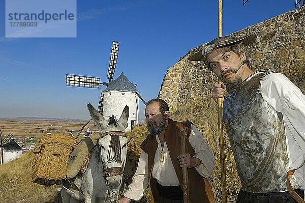 Consuegra  Darstellung des Quijote während des Safranrosenfestes  Provinz Toledo  Route des Don Quijote  Castilla-La Mancha  Spanien  Europa