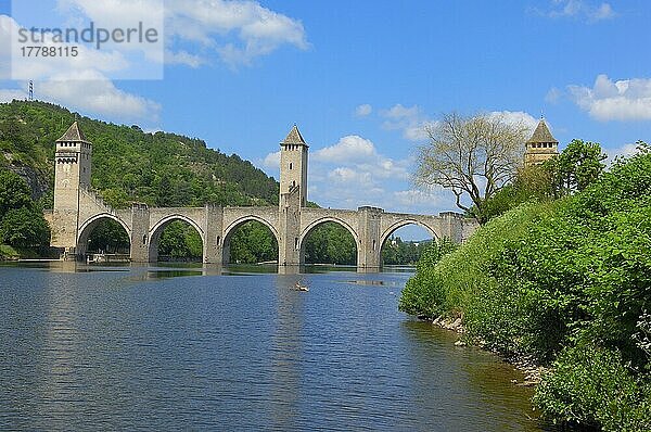 Cahors  Valentre-Brücke  Pont Valentre  Fluss Lot  Departement Lot  Quercy  Via Podiensis  Jakobsweg  Frankreich  Europa