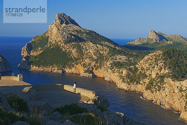 Mallorca  Cabo de Formentor  Aussichtspunkt  Kap Formentor  Serra de Tramuntana  UNESCO-Weltkulturerbe  Insel Mallorca  Mallorca  Balearen  Spanien  Europa