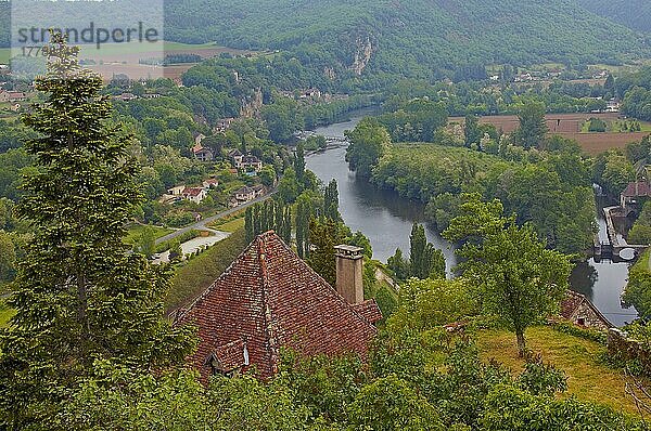 Fluss Lot  Lot-Tal  Jakobsweg  Midi-Pyrenäen  Saint Cirq Lapopie  Frankreich  Europa