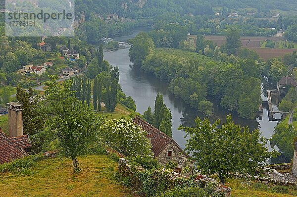 Lot-Tal  Fluss Lot  Jakobsweg  Midi-Pyrenäen  Saint Cirq Lapopie  Frankreich  Europa