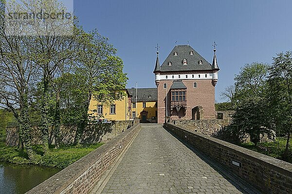 Schloss Burgau  Düren  Nordrhein-Westfalen  Deutschland  Europa