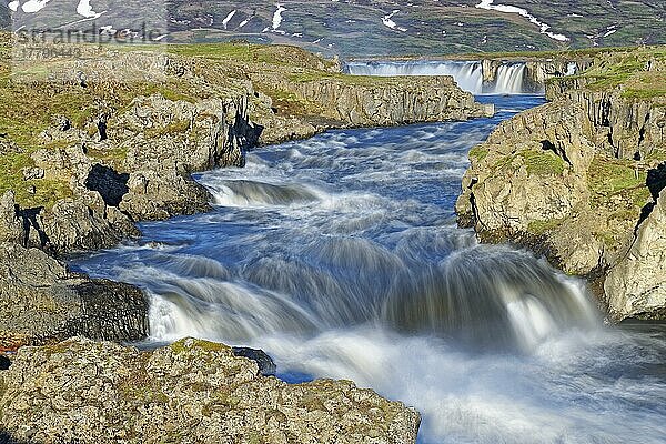 Wasserfall Geitafoss  Wasserfall Godafoss  Wasserfall der Götter  Fluss Skjalfandafljot  Laugar  Gemeinde Pingeyjarsveit  Island  Europa