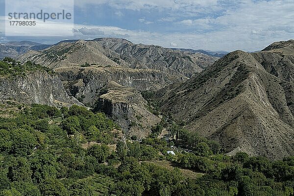 Blick auf die Berge um Garni  Provinz Kotayk  Armenien  Kaukasus  Naher Osten  Asien