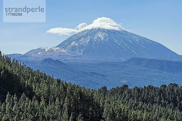 Blick auf den Vulkan Teide und den Teide-Nationalpark vom Mirador de Chipeque  Teneriffa  Kanarische Inseln  Spanien  Europa