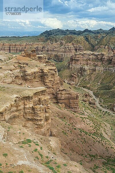 Sharyn-Canyon-Nationalpark und das Tal der Schlösser  Tien-Shan-Gebirge  Kasachstan  Asien