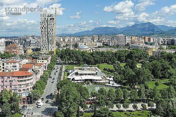 Blick über die Innenstadt von Tirana  Rinia Park  Taivani Zentrum und neue Wolkenkratzer  Tirana  Albanien  Europa